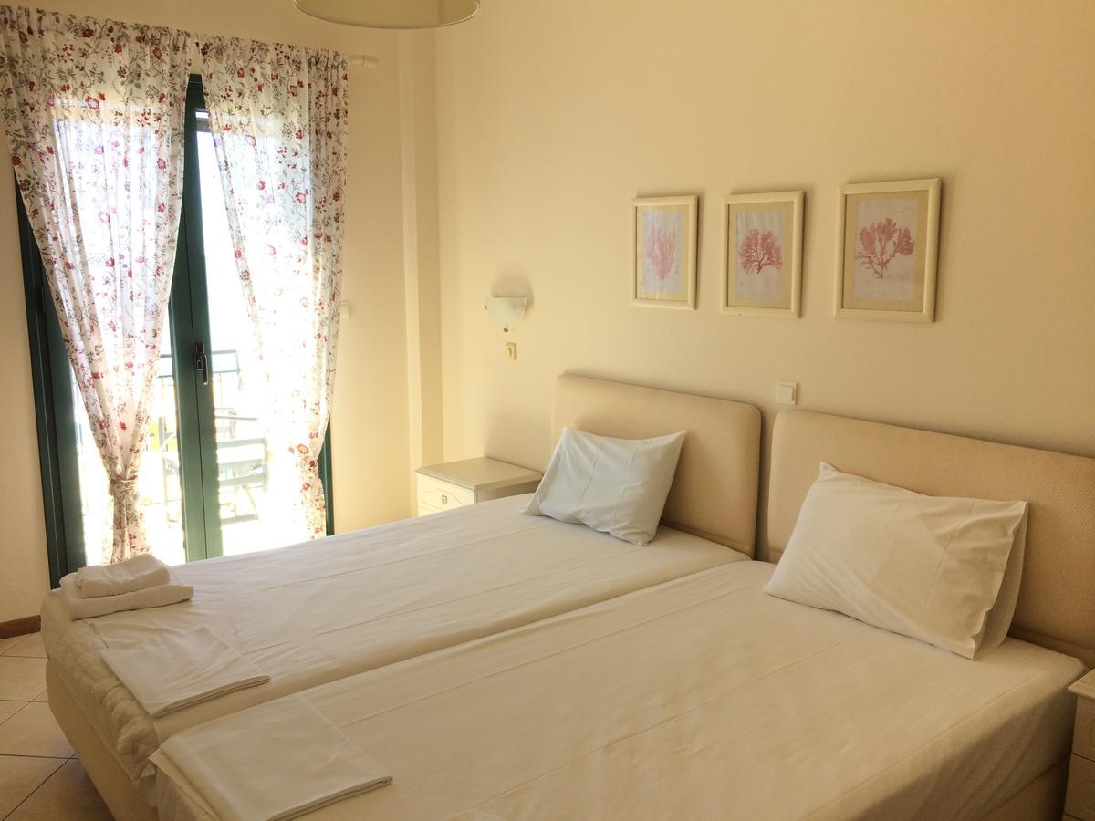 Les Sirenes Kardamili Hotel Eksteriør billede