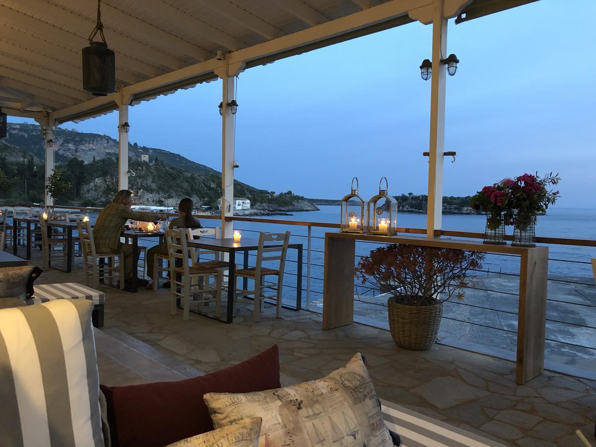 Les Sirenes Kardamili Hotel Eksteriør billede